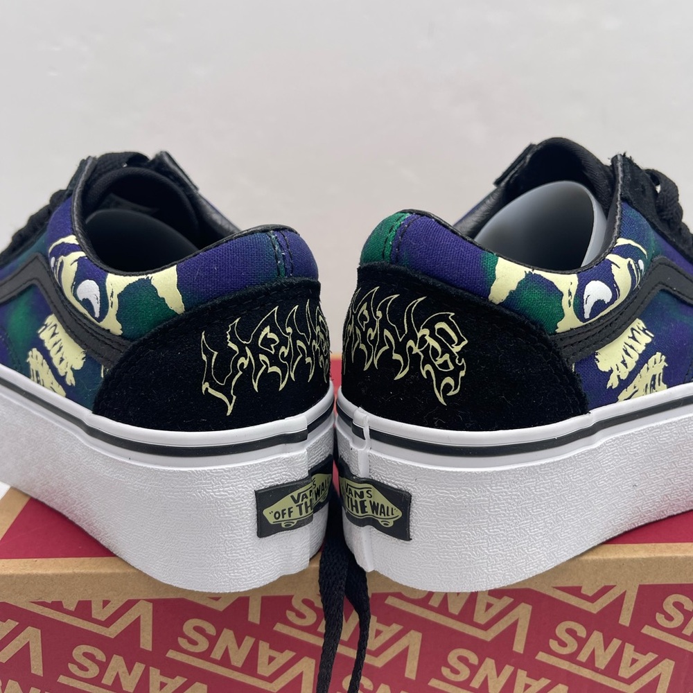 Vans WMNS Black Multi Old Skool Stackform
Midnight Glow Black
Platform Sneakers - Picture 13 of 16